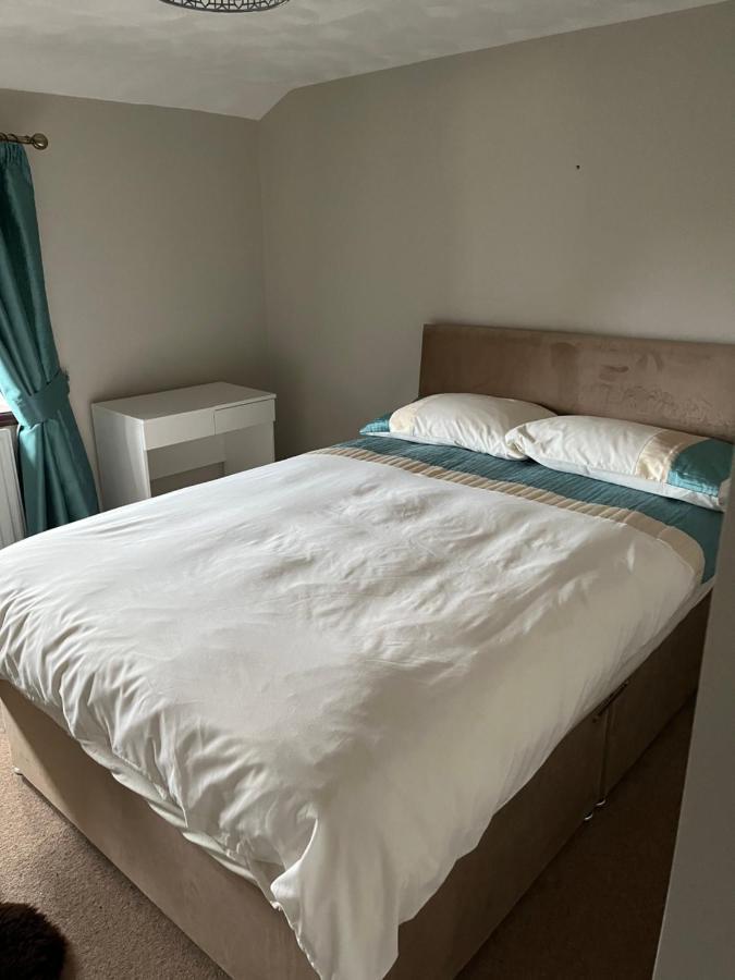 The Farm House Modern Spacious 2 Bedroom Home At Tong Road Leeds Perfect For Contractors Free Secure Parking Pudsey Exterior foto